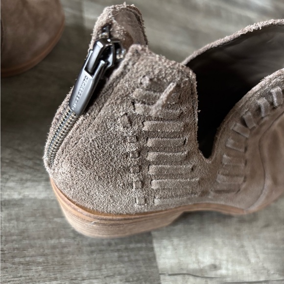 Vince Camuto size 8 - Picture 5 of 6